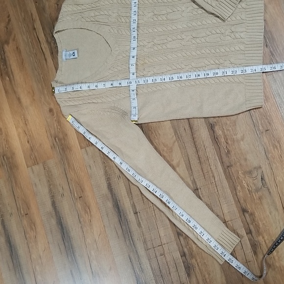 IZOD GOLF 100% Cotton Tan Chunky Cable Knit V-Neck Sweater - Picture 7 of 8